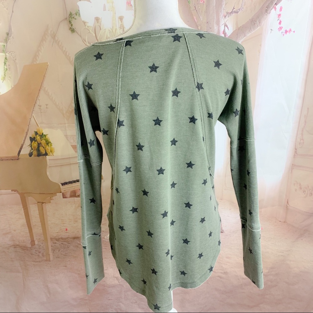 NEW Lucky Brand Star Print Thermal top - Picture 7 of 10